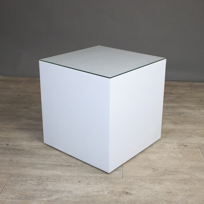 Декоративный белый куб фото