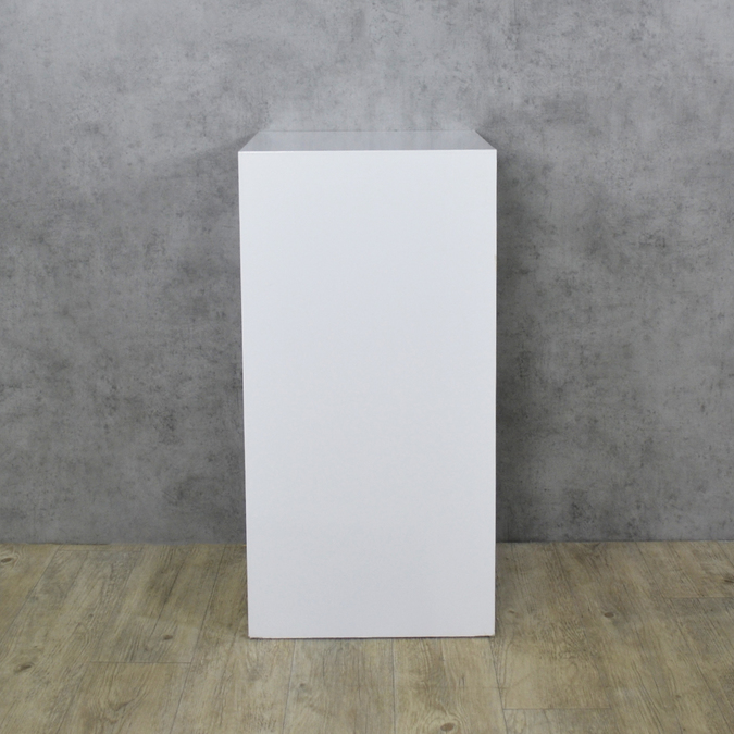 Белая матовая декоративная колонна, средняя  фотография