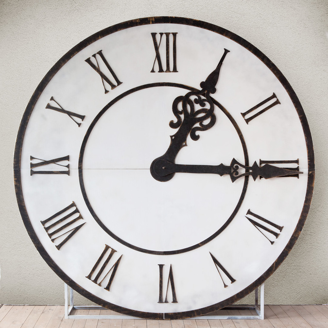Декоративные часы Black Clock фотография